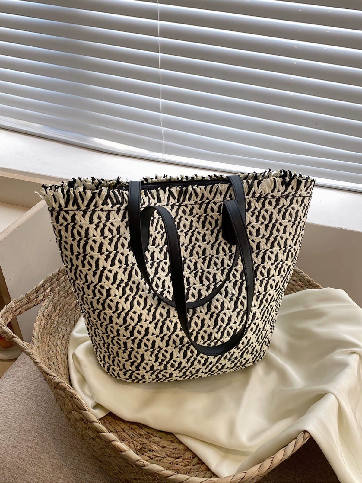 Large Commuter Straw-Woven Bag