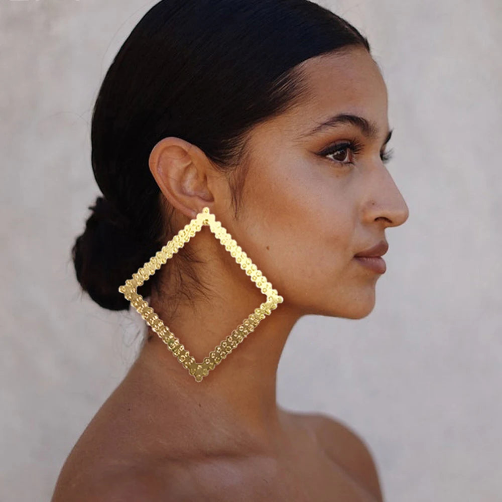 Large Geometric Hoops