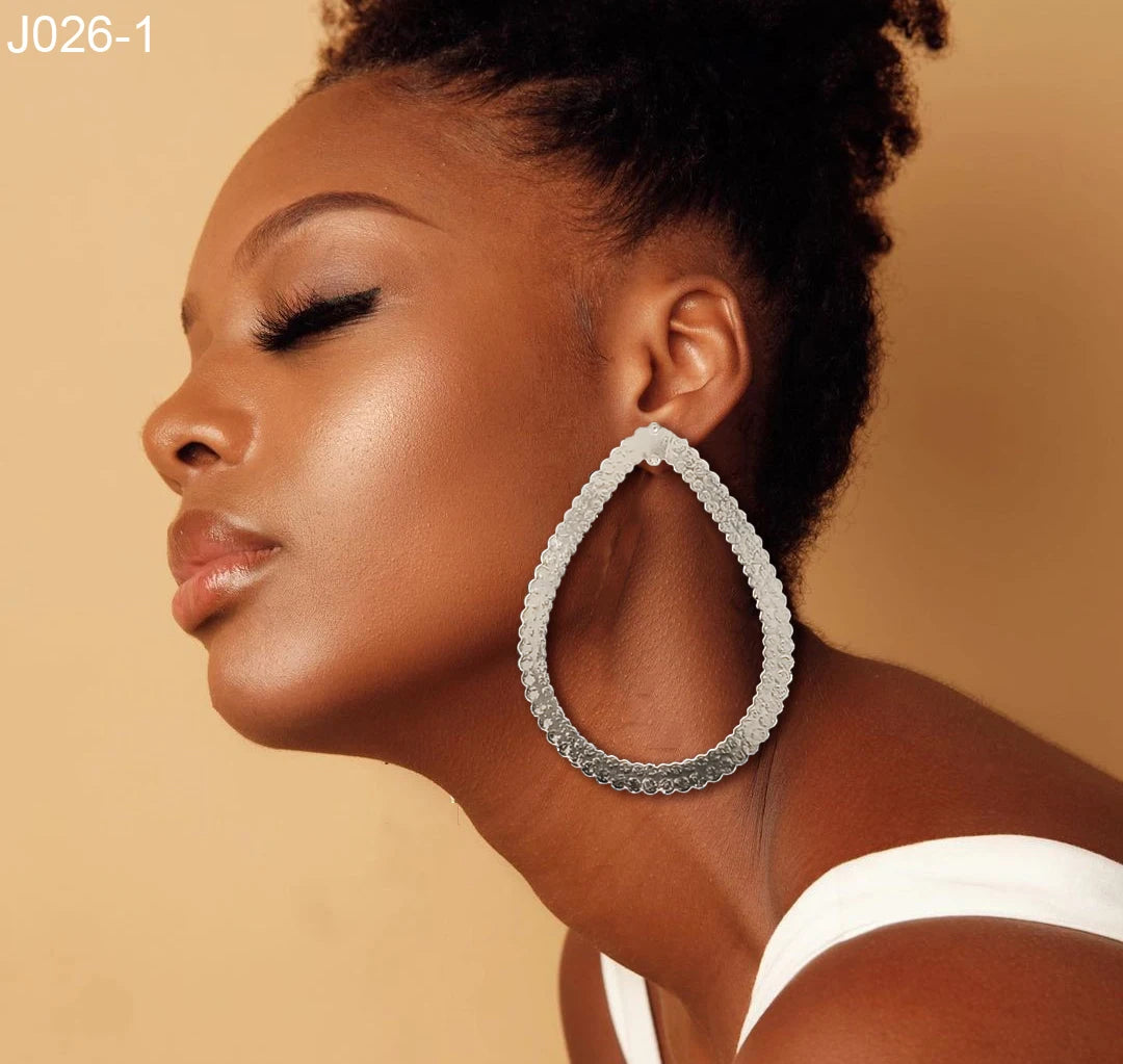 Large Geometric Hoops